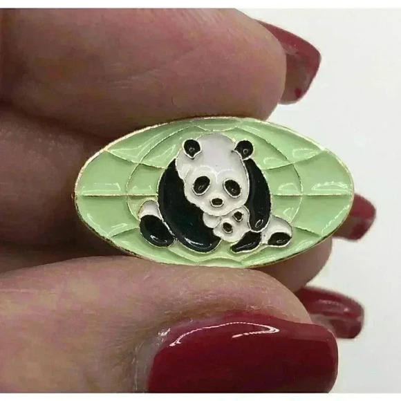 Very Rare Vintage Cloisonne Panda World Pin Badge Chinese Japanese Mama with Cub - Picture 7 of 9